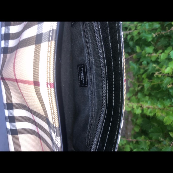 Burberry (authentic) Little Bag ❤️ - Picture 6 of 7